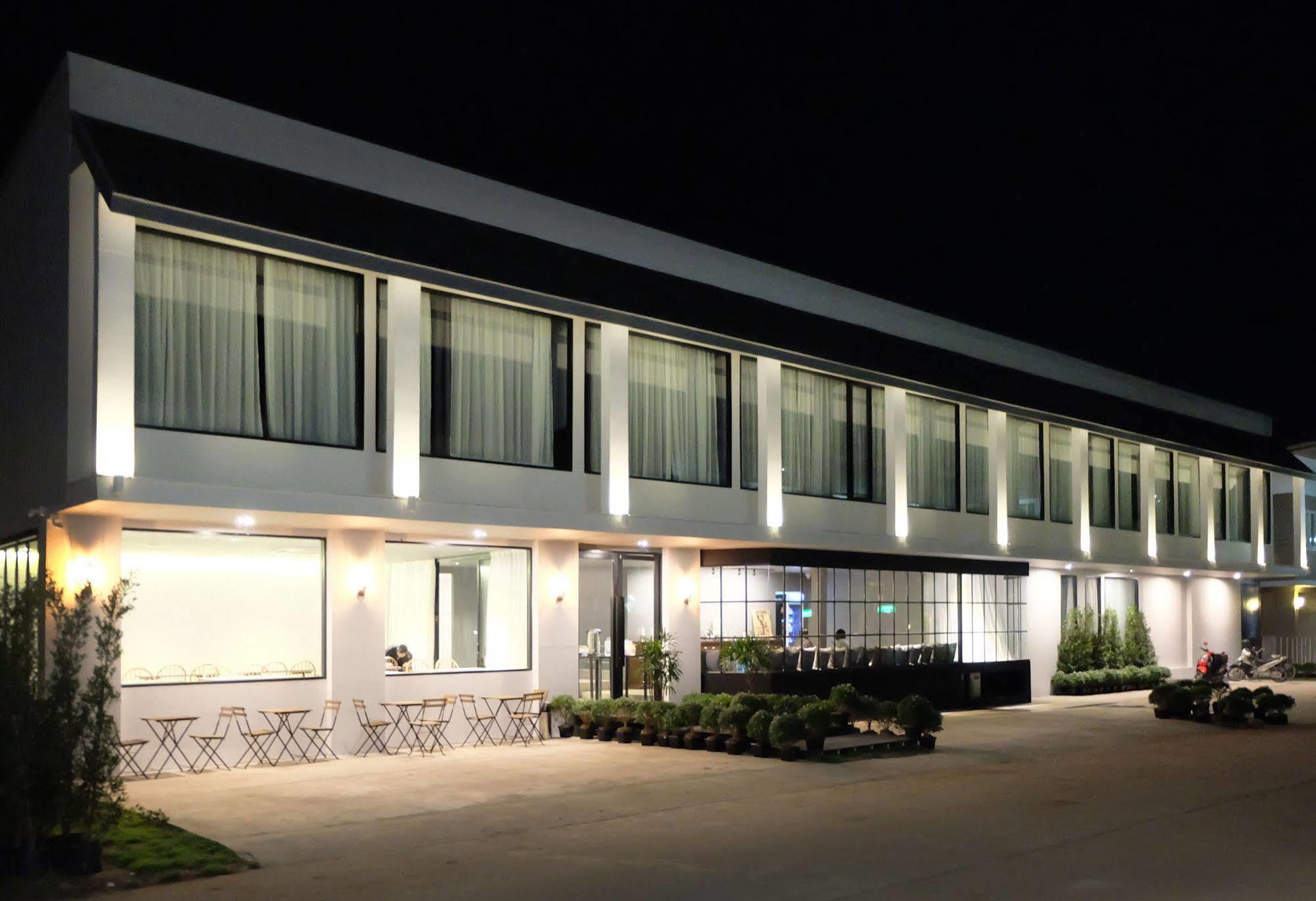 Srianunt Boutique Hotel Buri Ram Eksteriør billede
